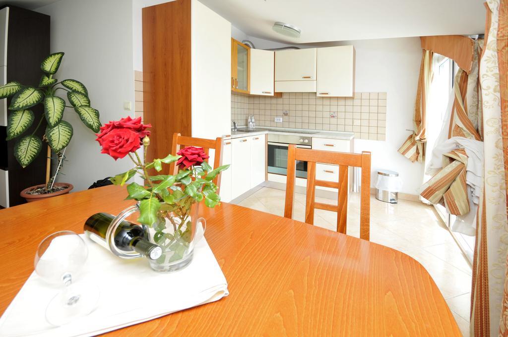Apartments Villa Lida Trogir Exterior photo