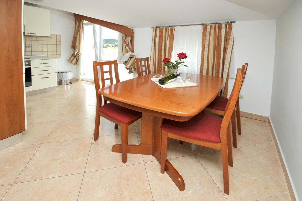 Apartments Villa Lida Trogir Exterior photo