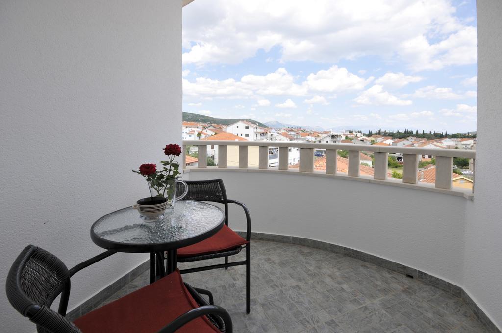 Apartments Villa Lida Trogir Exterior photo